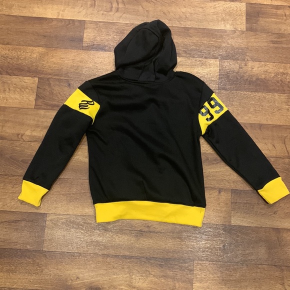 Rocawear Hoodie - Picture 3 of 3